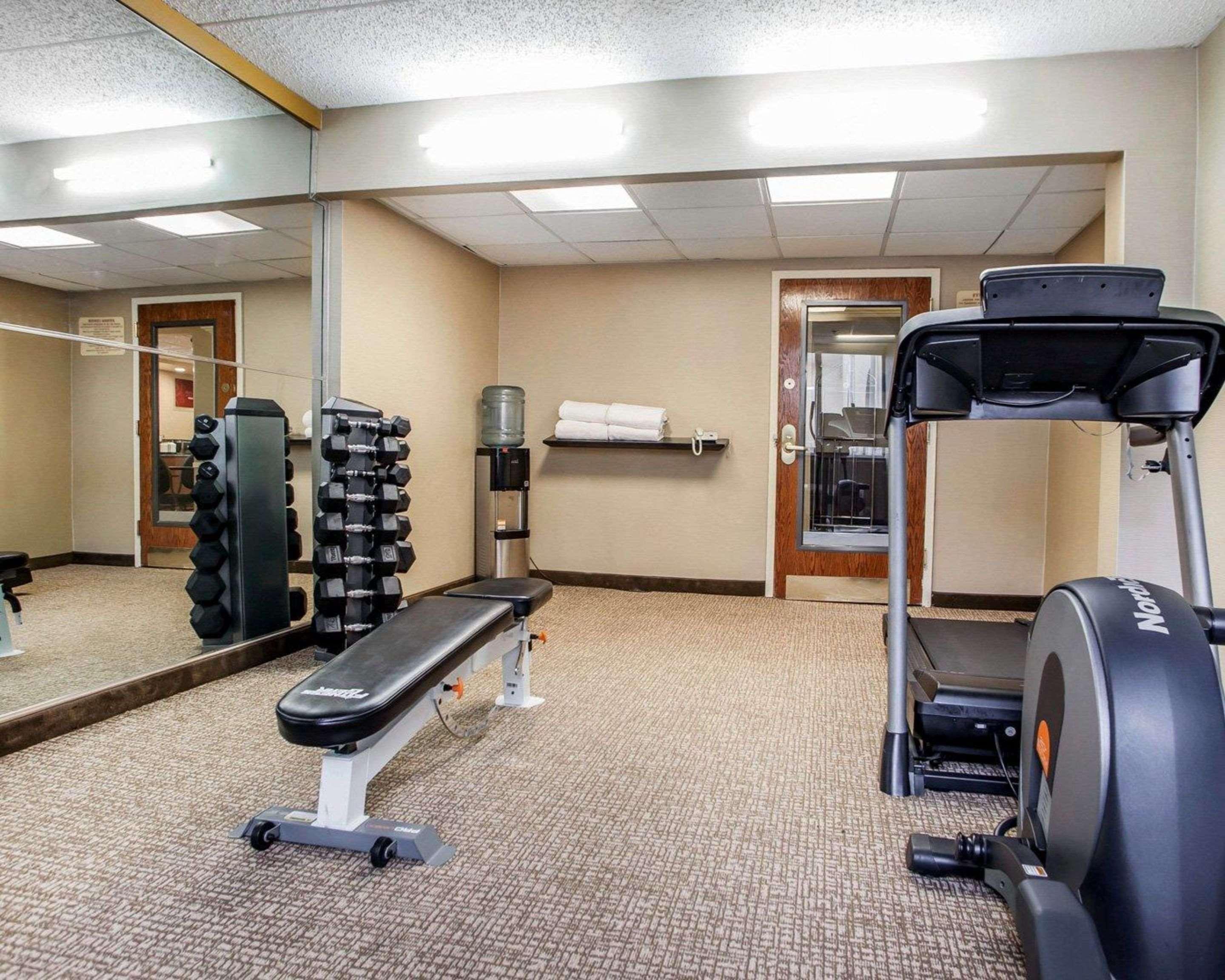 Comfort Inn Edison - New Brunswick Buitenkant foto