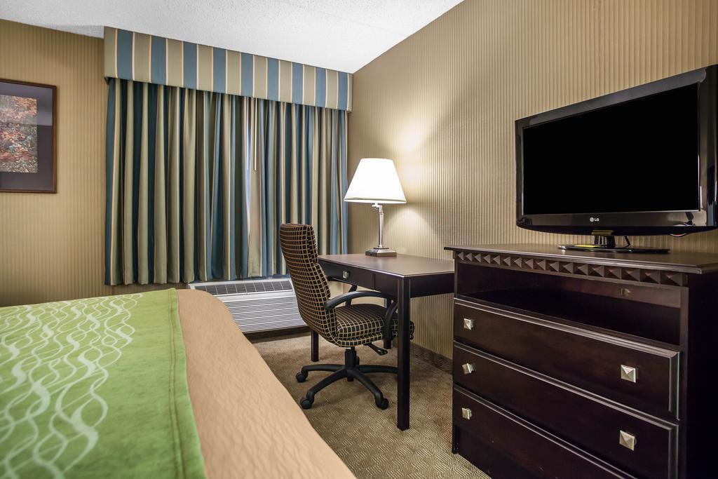 Comfort Inn Edison - New Brunswick Buitenkant foto